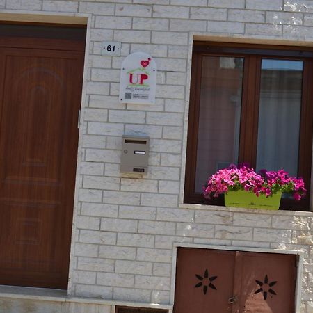 Up Bed & Breakfast Carosino Екстериор снимка